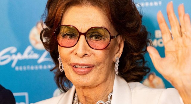 Sophia Loren hastaneye kaldırıldı