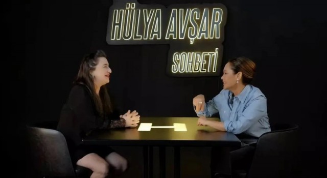 Esra Dermancıoğlu’ndan Hülya Avşar’a orgazm sorusu