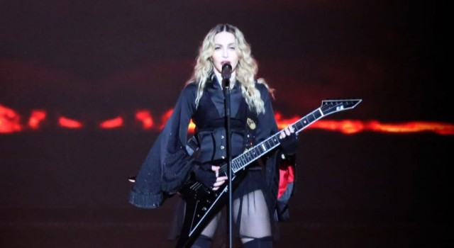 Madonna’ya ikinci dava şoku! Sahneye yine geç çıktı