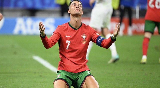 EURO 2024 | Ronaldo hüngür hüngür ağladı, Portekiz turnuvaya penaltılarda tutundu: Çeyrek finalde dev rövanş