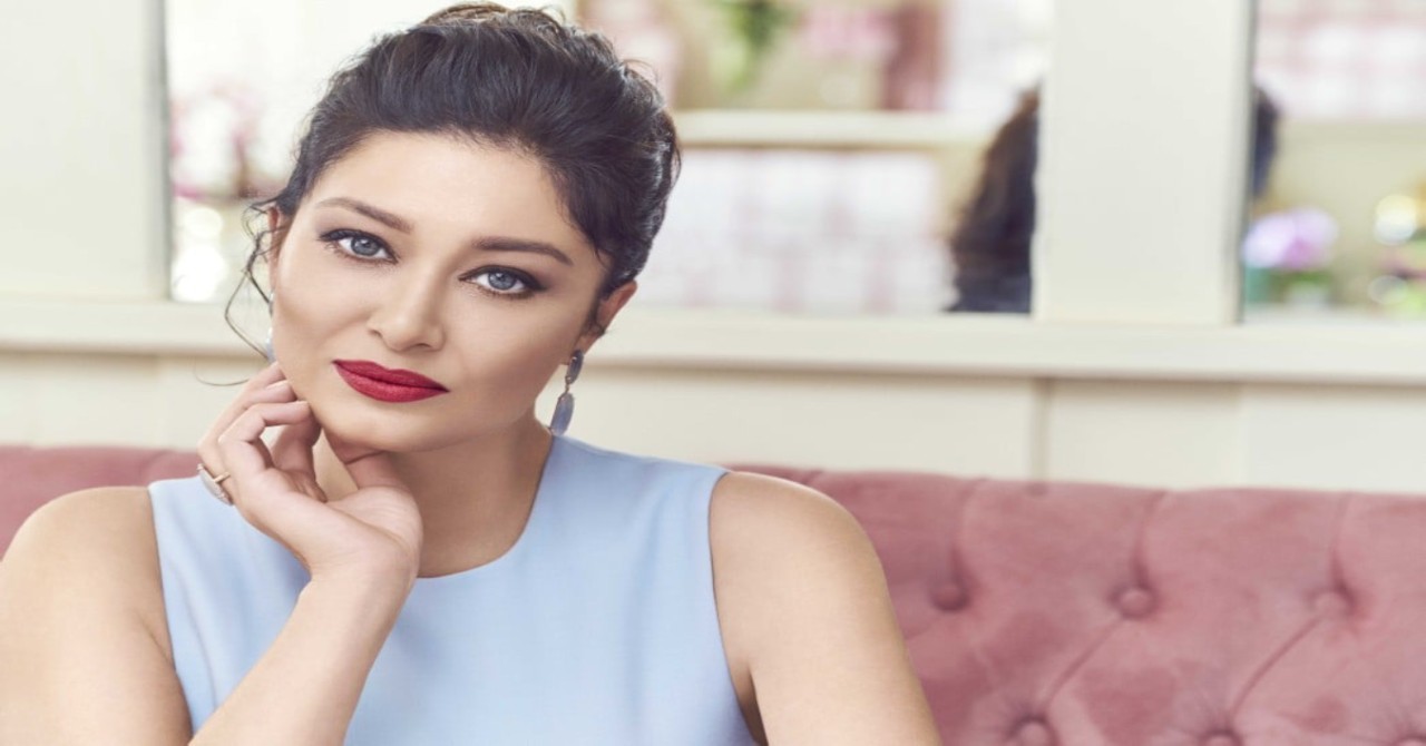 Nurgül Yeşilçay’ın davet tarzı çok beğenildi